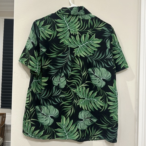 Shein black tropical button up- large - Picture 4 of 5